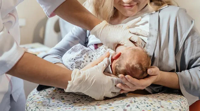 Breastfeeding With Flat Or Inverted Nipples Hero Shutterstock 2221782917.webp.webp