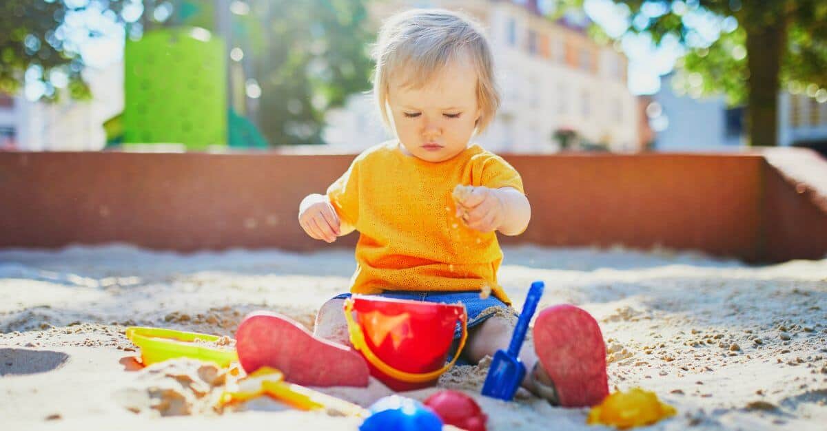 10-benefits-of-sandpit-play-for-toddlers-mumsypop