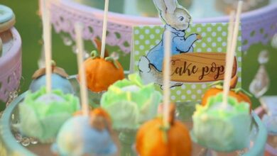Peter Rabbit Party Cakepops.jpg